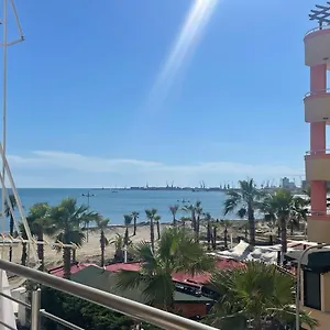 H&g Seaview Apartment